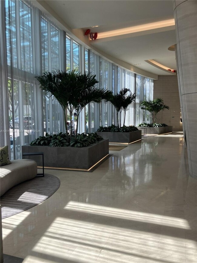 Building Photo - 18201 Collins Ave