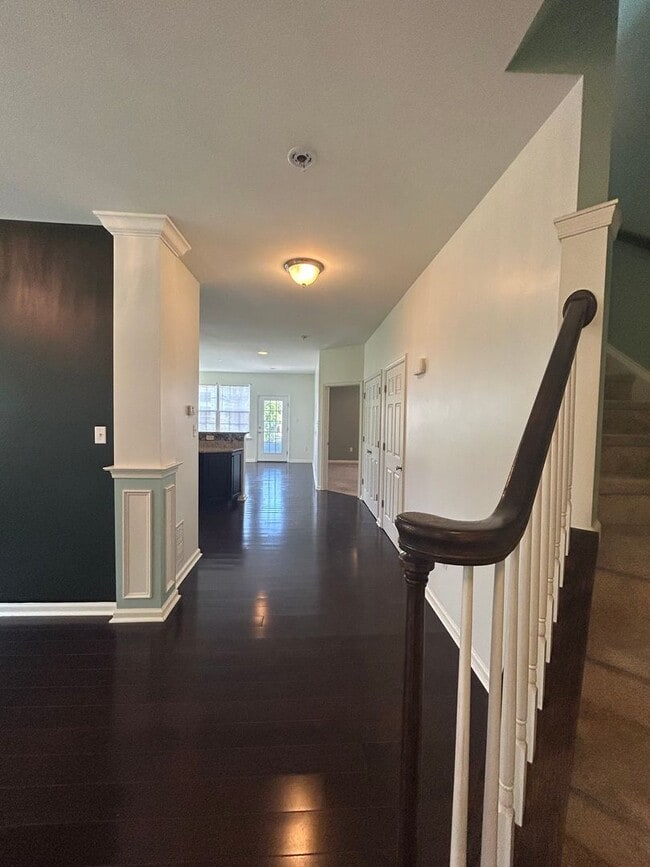 Building Photo - 106 Sirius Dr