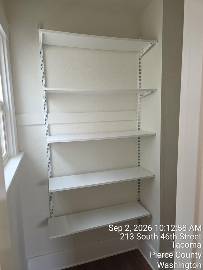 Building Photo - 213 S 46th St
