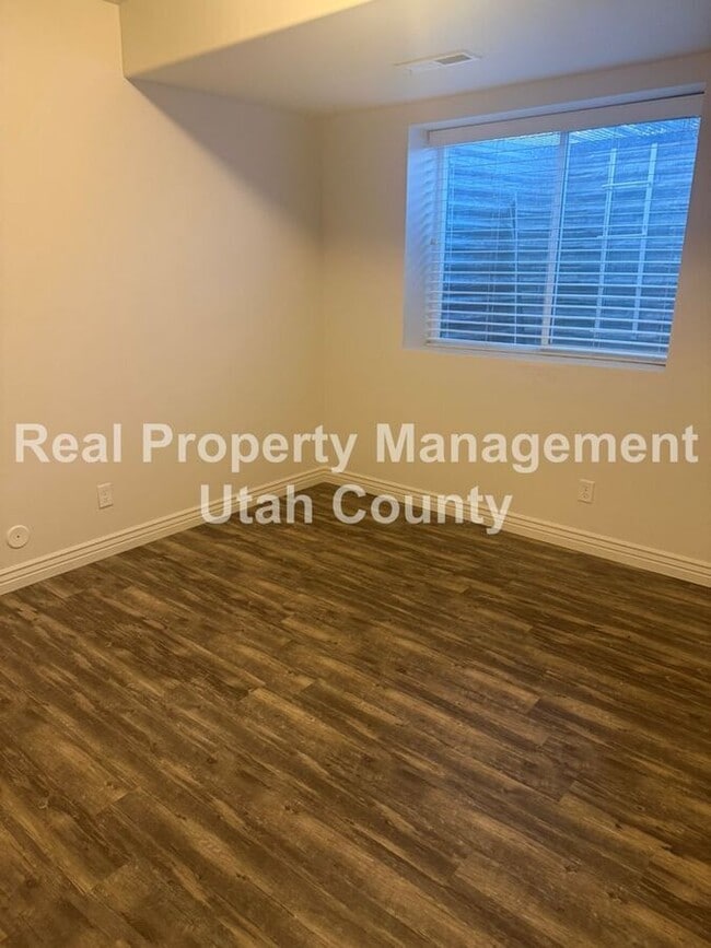 Building Photo - 998 S 960 E