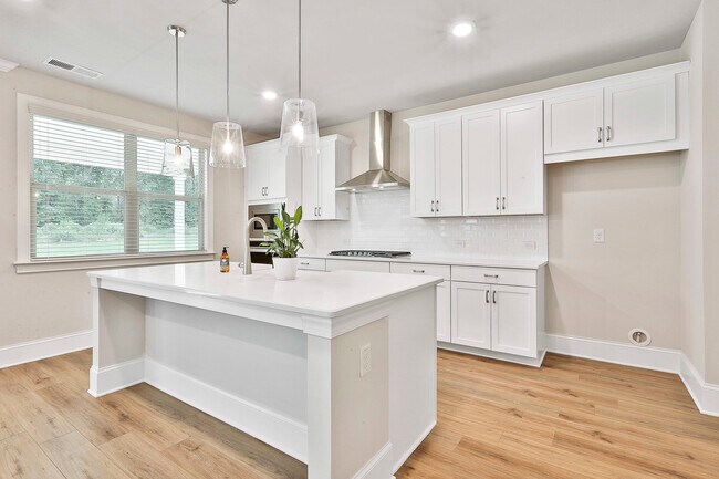 Building Photo - 335 Caledonia Ct