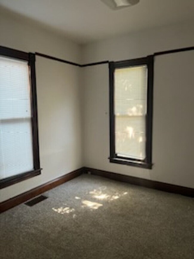 Building Photo - 1314 S 8th St