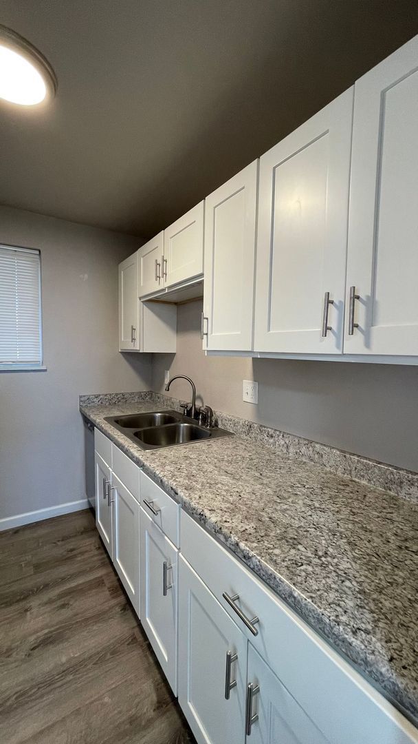 Building Photo - 1137 Cree Dr