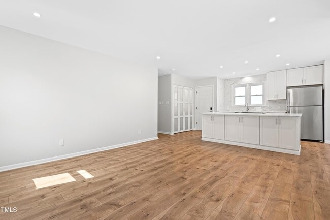 Building Photo - 1212 Pender St