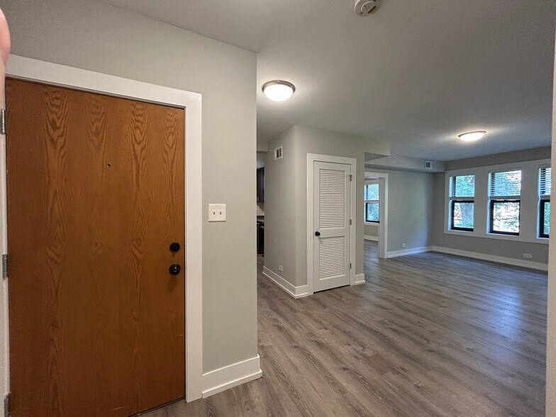 Building Photo - 1124 Maple Ave