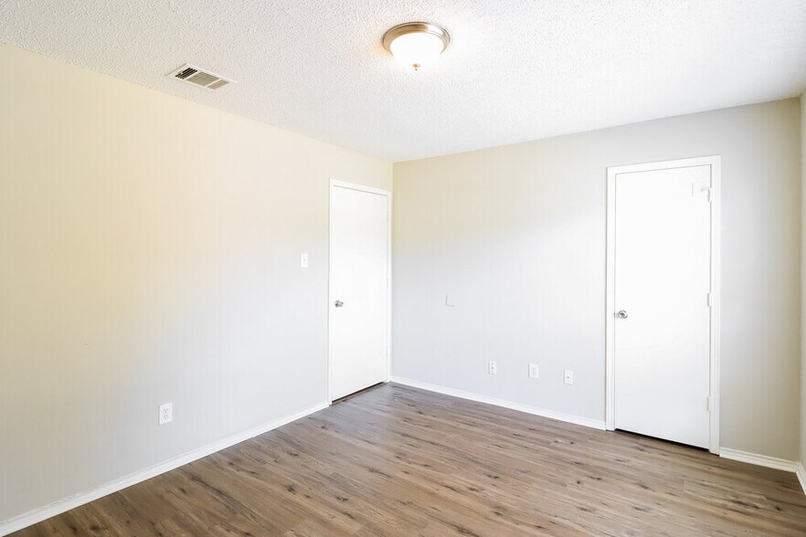 Building Photo - 4200 Cypress Springs Dr