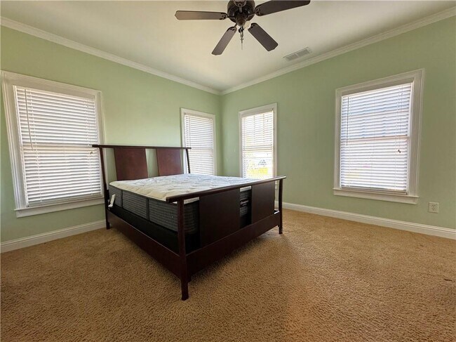 Building Photo - 1520 Vassar Ave