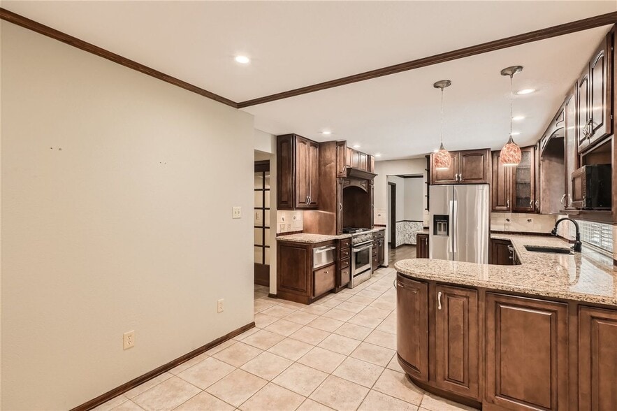 Building Photo - 8086 S Vance Ct