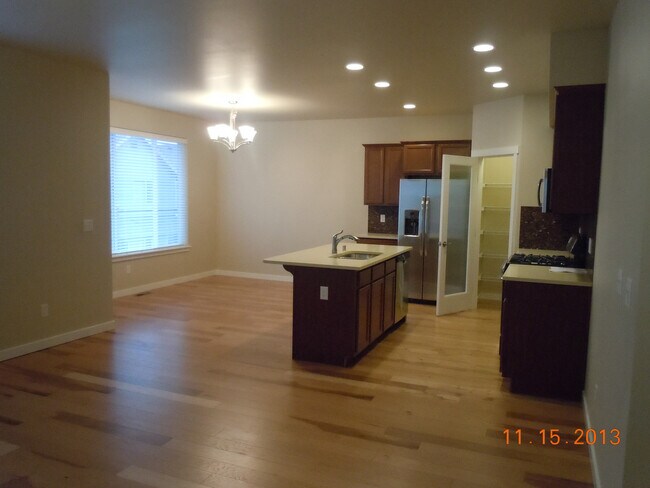 Building Photo - 4721 Hadley St