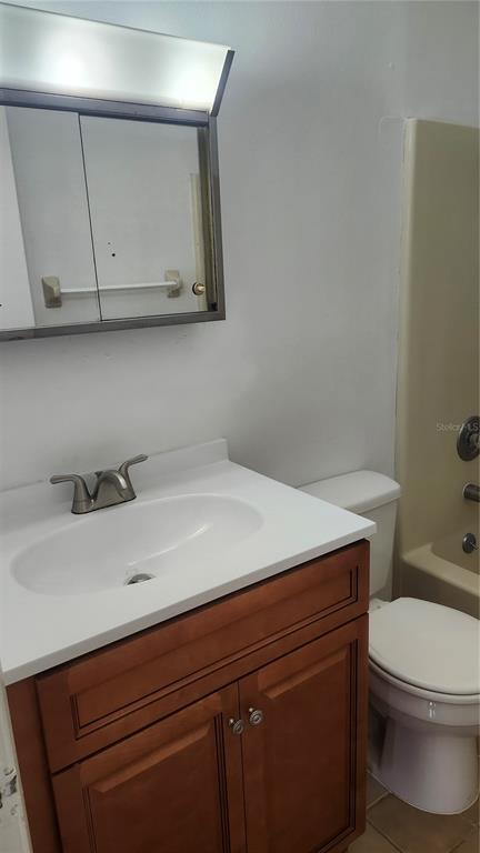 Building Photo - 1732 Mitten Terrace