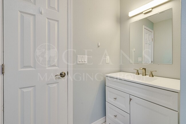 Building Photo - Beautifully Furnished 2BR Home + Bonus Room