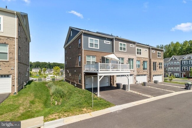 Building Photo - 6882 Barrowfield Pl