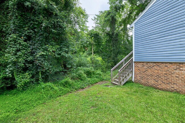 Building Photo - 5544 Kaplan Dr