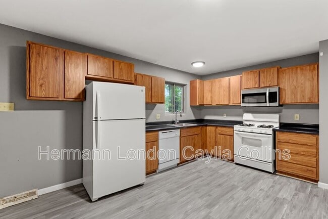Building Photo - 834 Font Ln