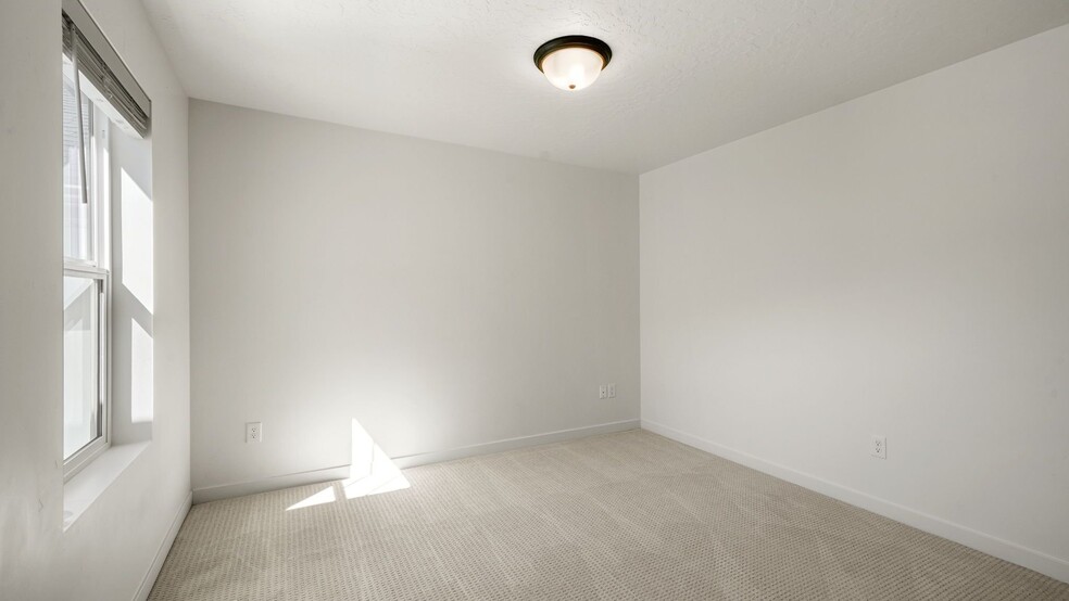 Building Photo - 5105 N Marble Fox Way