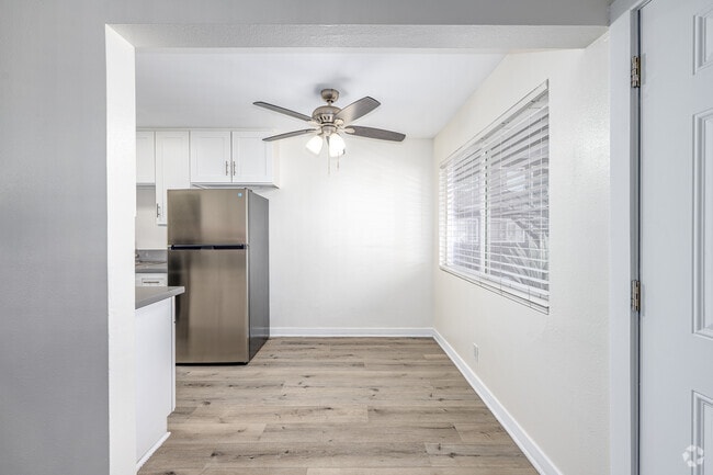 1BR, 1BA - 500SF - Dining Room - 14119 Mulberry Dr.