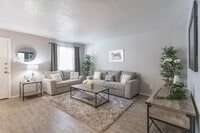 Building Photo - San Remy