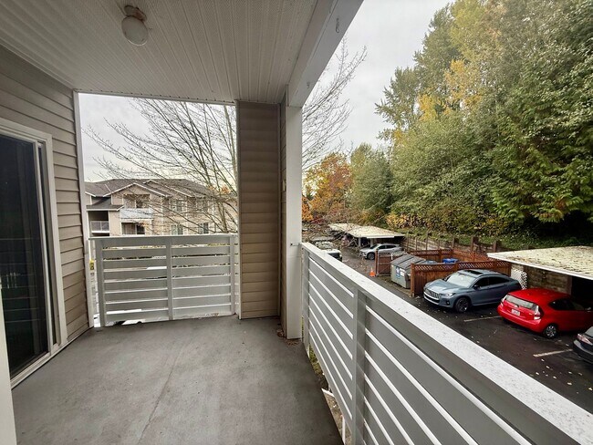 Building Photo - Bokara By The Lake Condo - Renton