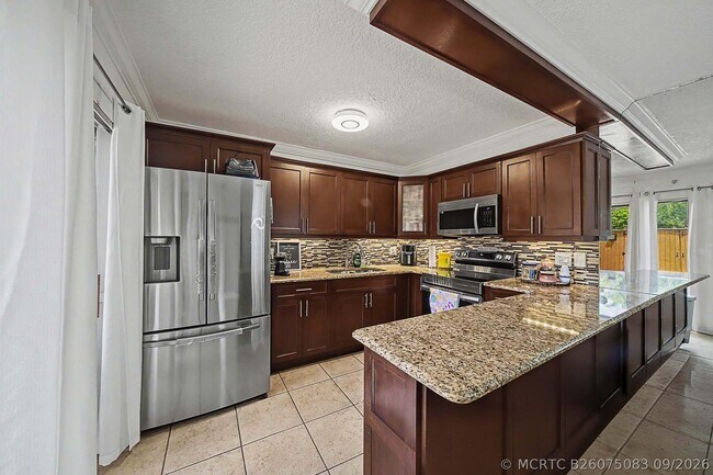 Building Photo - 149 Lake Arbor Dr