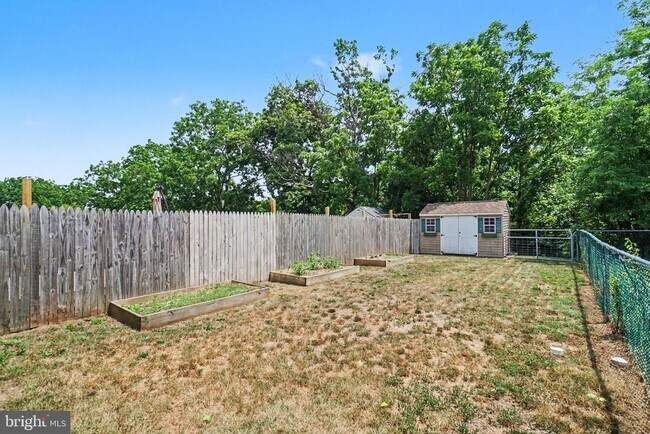 Building Photo - 335 Cindy Dr