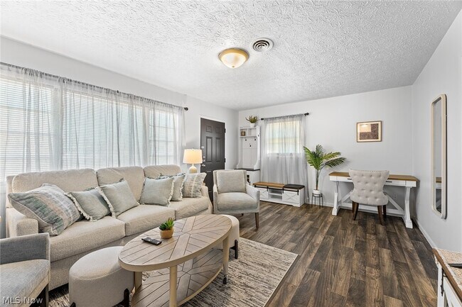 Building Photo - 2225 Martha Ave NE