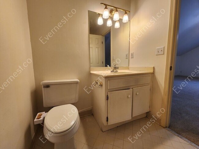 Building Photo - 500 Towergate Pl