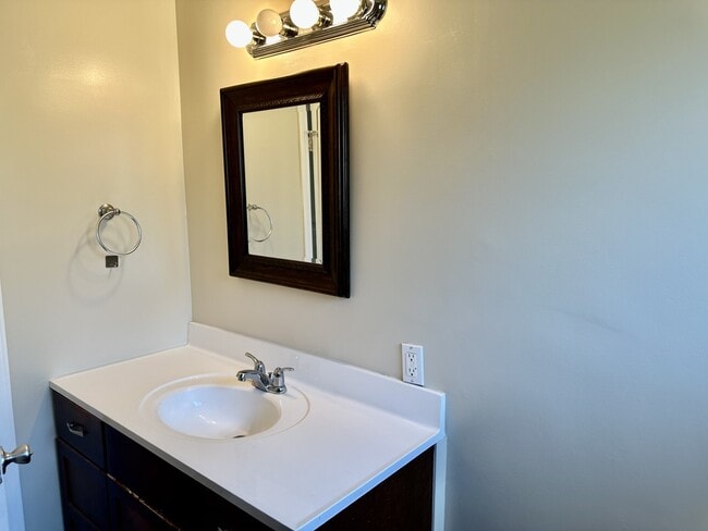 Building Photo - 6441 Baird Ave