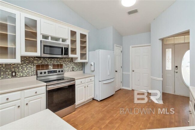 Building Photo - 30894 Pinyon Dr