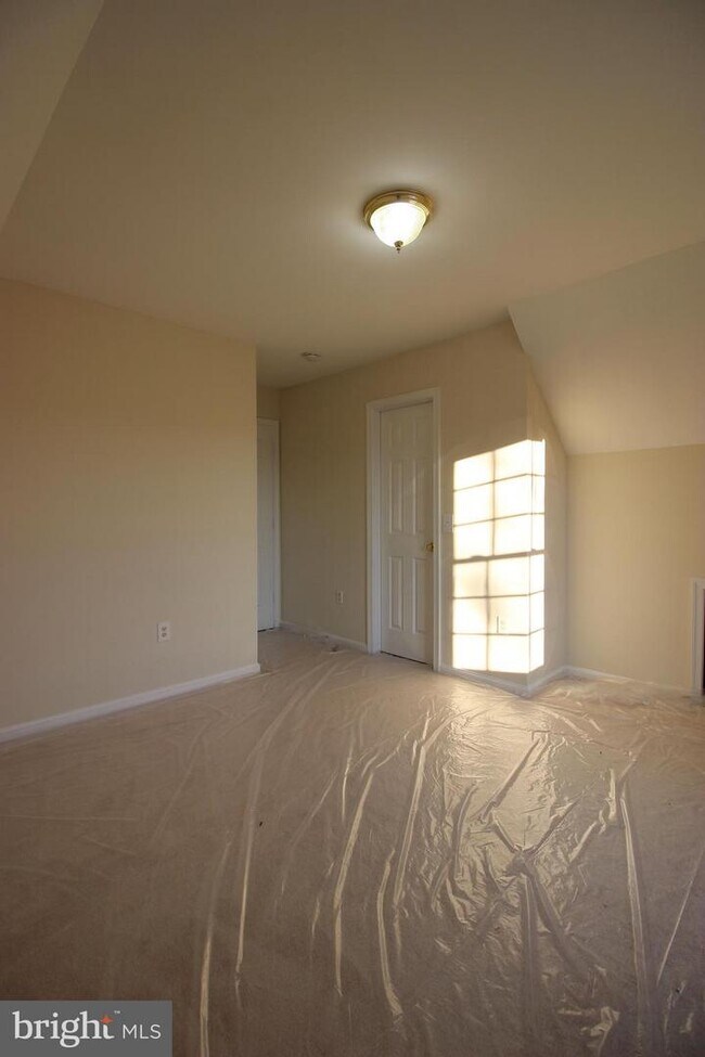 Building Photo - 14 Stratford Hall Ct