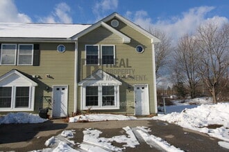 Building Photo - 4 Waverly Dr