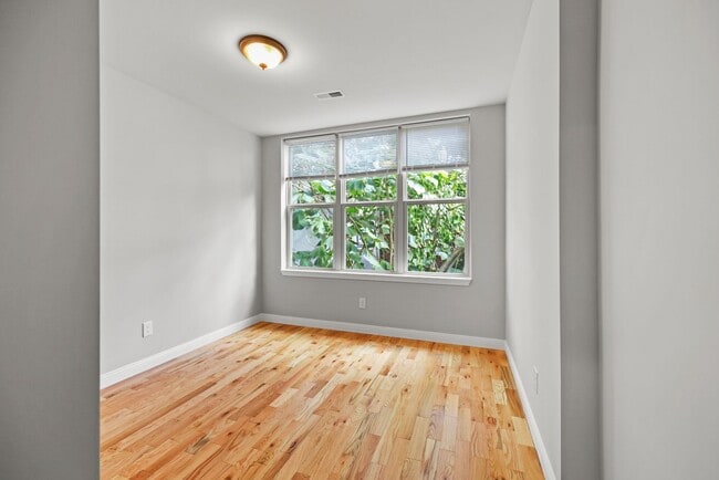 Building Photo - ??? NEWLY UPDATED, 3BED & 1BATH HOME LOCATED NEAR TEMPLE HOSPITAL / MEDICAL CENTER ???