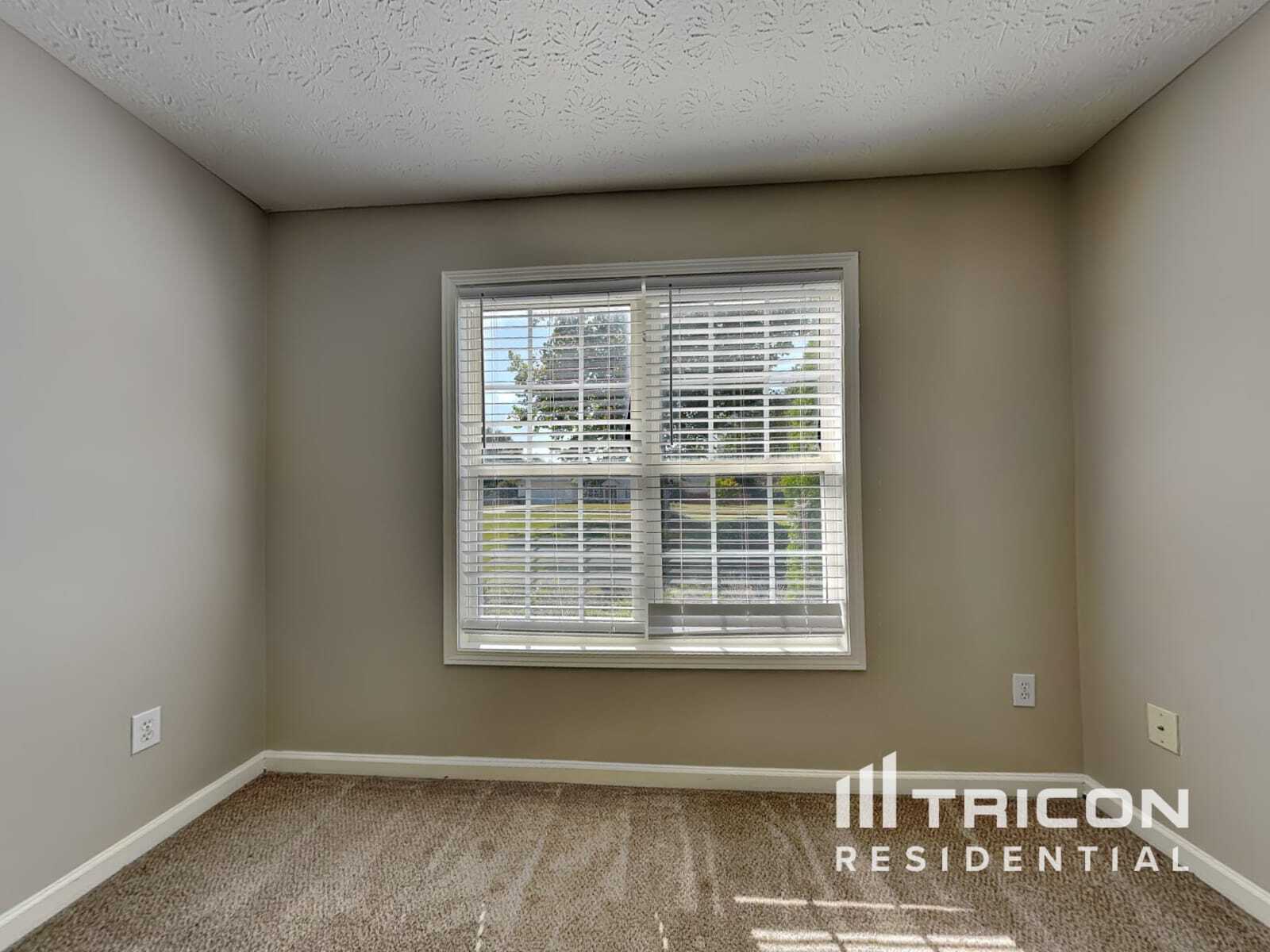 Building Photo - 714 Manor Ridge Dr