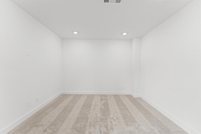 Building Photo - 8218 Sherman Pk Trl
