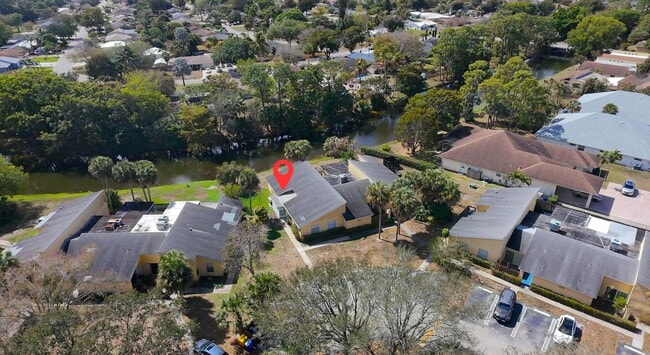 Building Photo - 202 Sparrow Dr