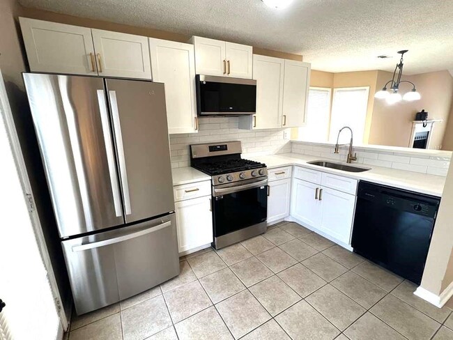 Building Photo - 8034 S Bay Ct