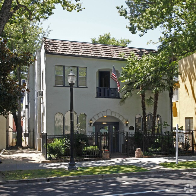 Primary Photo - Abbey Apartments