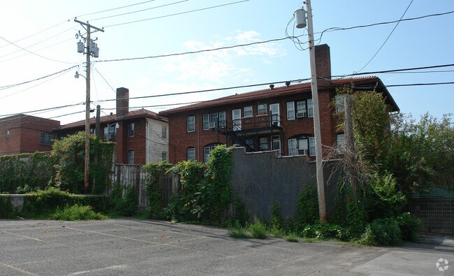 Building Photo - 4914-4920 Dodge St