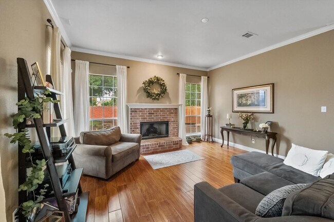 Building Photo - Gorgeous Cul-d-Sac home in Coveted Mansfie...