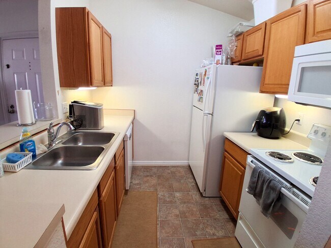 Building Photo - 146 W 1230 N St