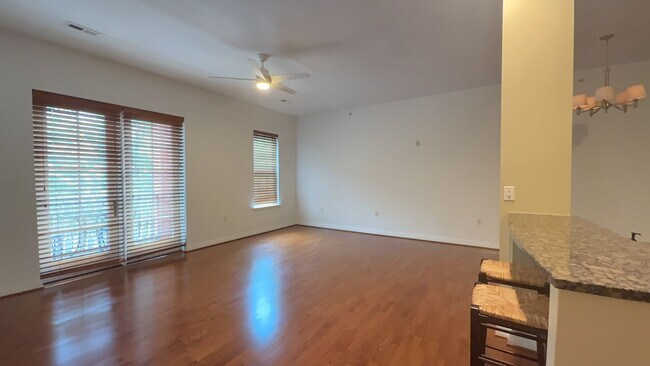 Building Photo - 450 W Princess Anne Rd