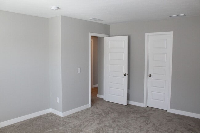 Building Photo - Beautiful Newer 5 BR Home in Brownsburg!