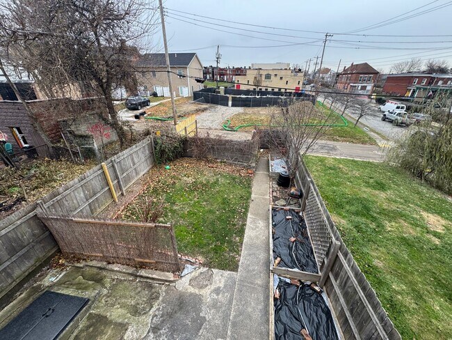 Building Photo - Charming 5BR Home in the Heart of Pittsbur...