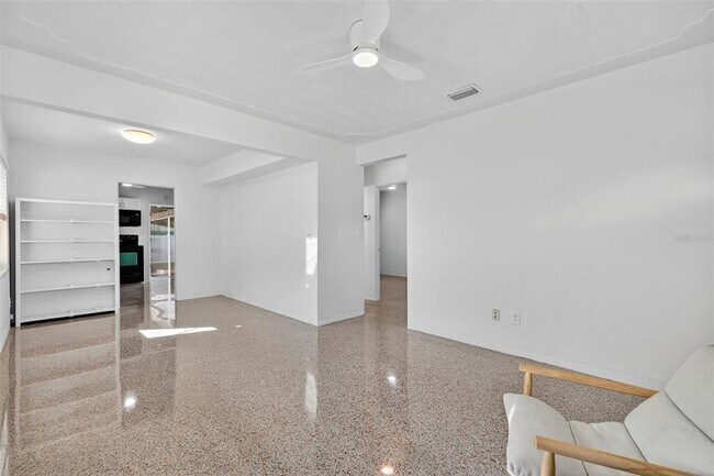 Building Photo - 5410 19th Ave S