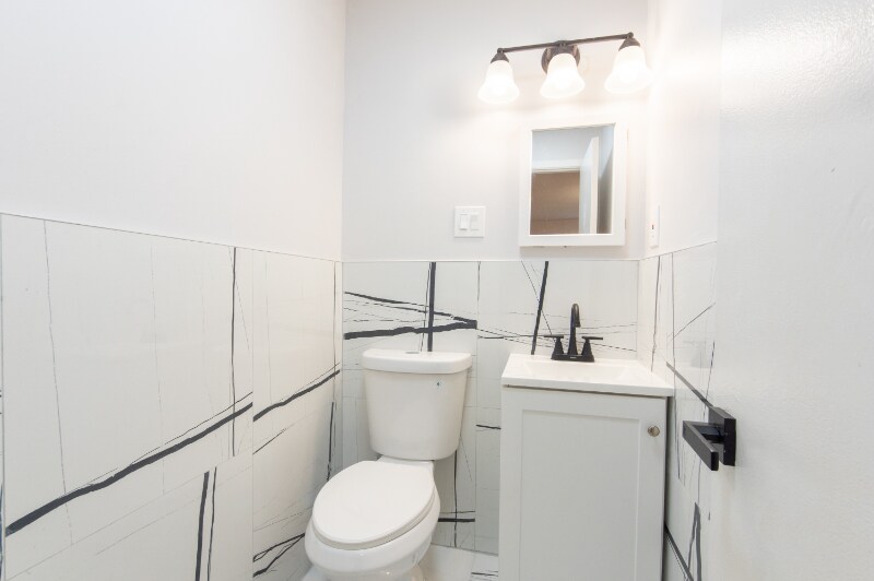 Building Photo - 1903 Country Ln