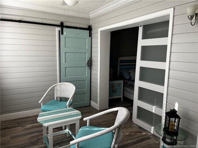 Building Photo - 5323 SE Miles Grant Rd