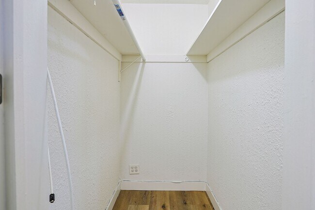 Building Photo - Modern Living in Koreatown: Stylish Studio Apartment