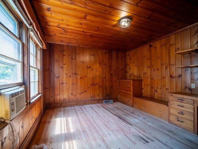 Building Photo - 503 Childs St