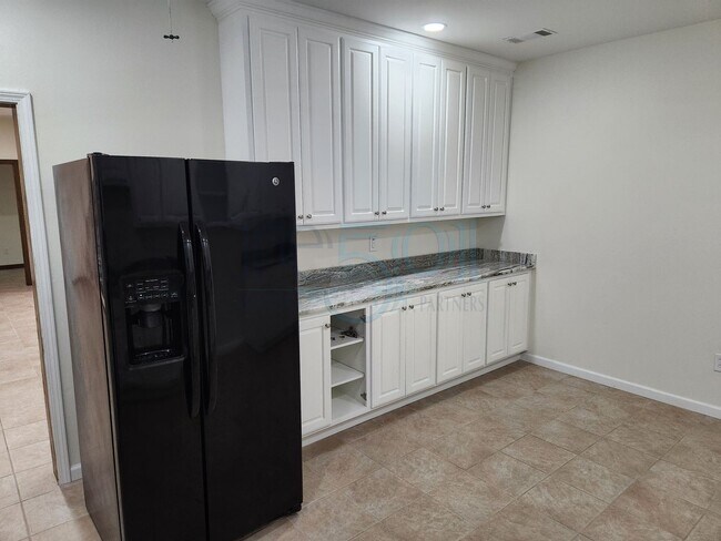 Building Photo - RARE exquisite home on acreage in the heart of West Little Rock!