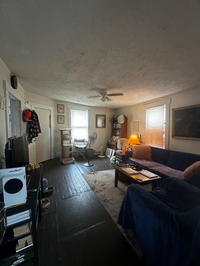 Building Photo - 320 Stewart St