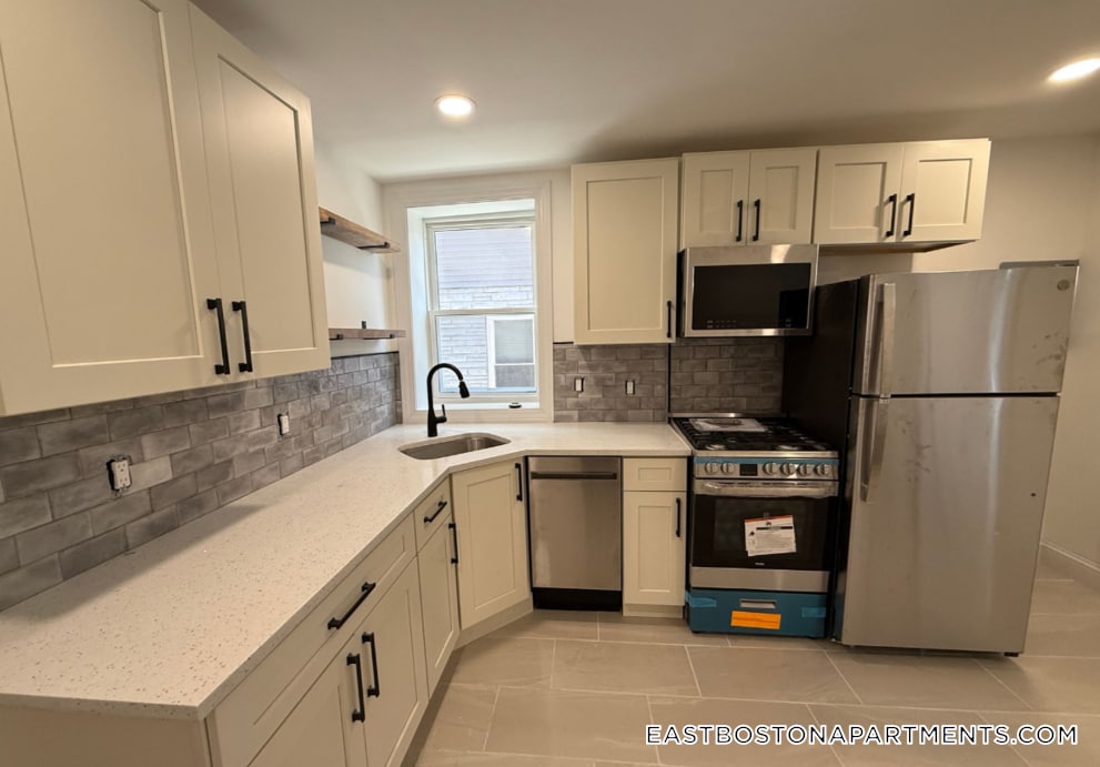 Building Photo - 20 Chelsea St